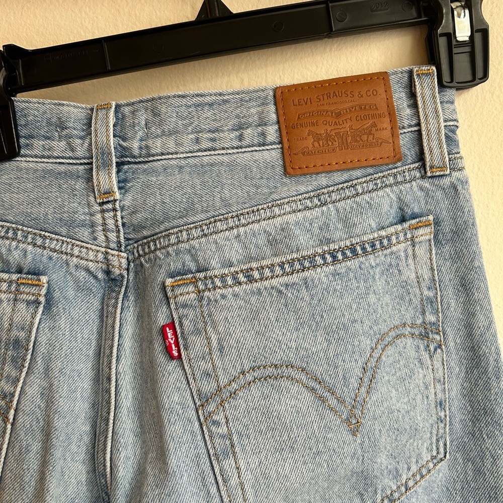 Levi's Classic Light Blue Straight Jeans